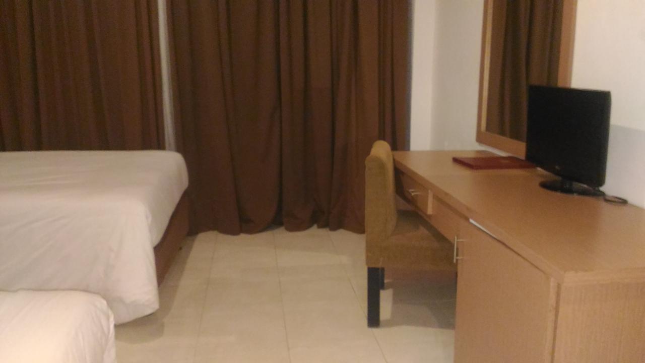 Grand Royal Taliwang Hotel Habitación foto