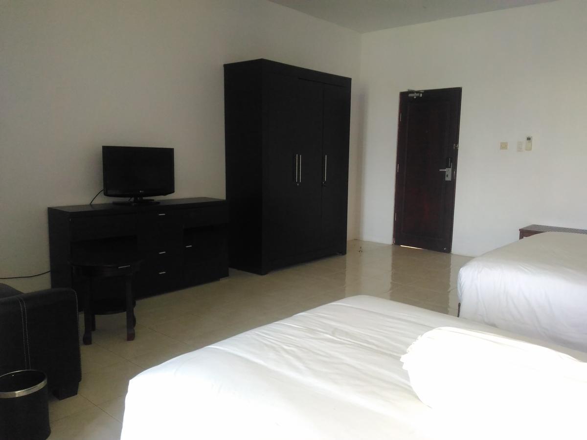 Grand Royal Taliwang Hotel Habitación foto