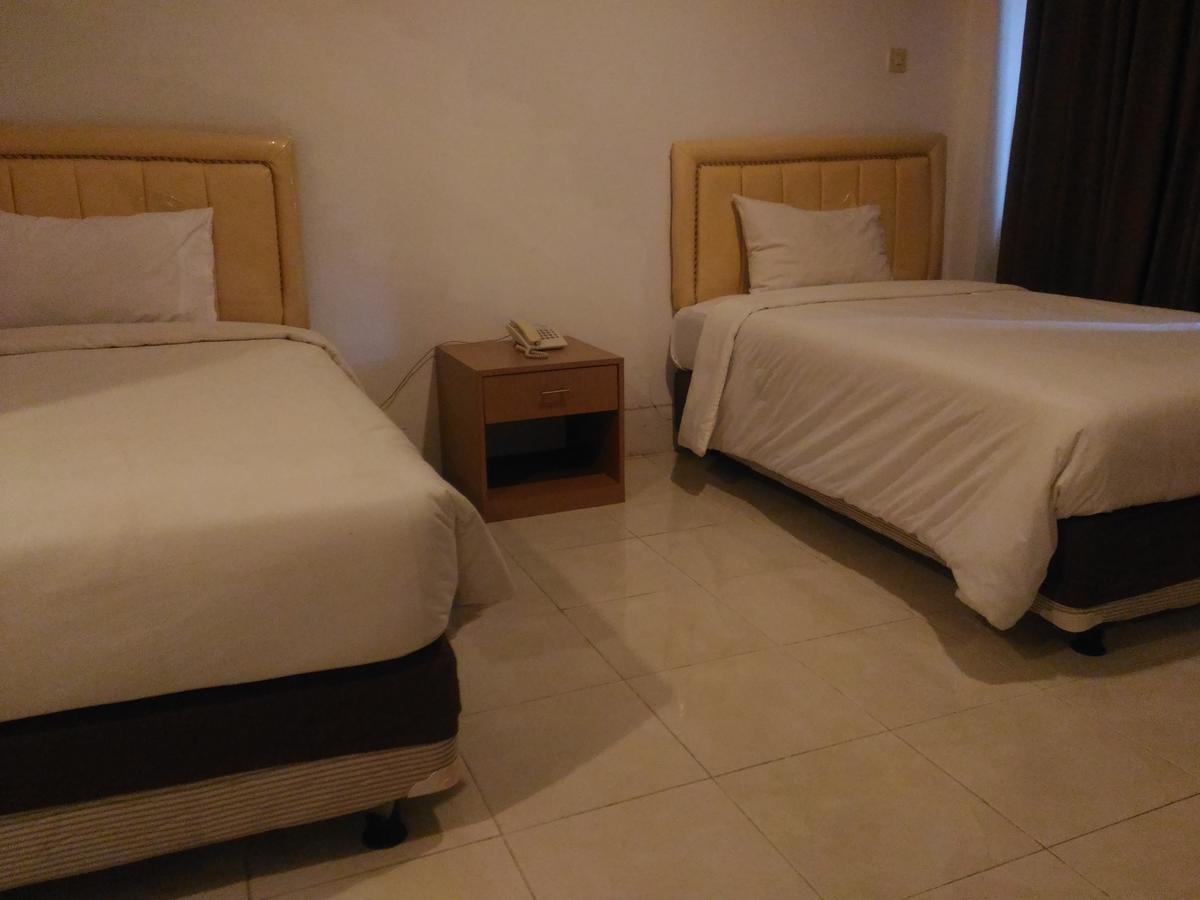 Grand Royal Taliwang Hotel Habitación foto