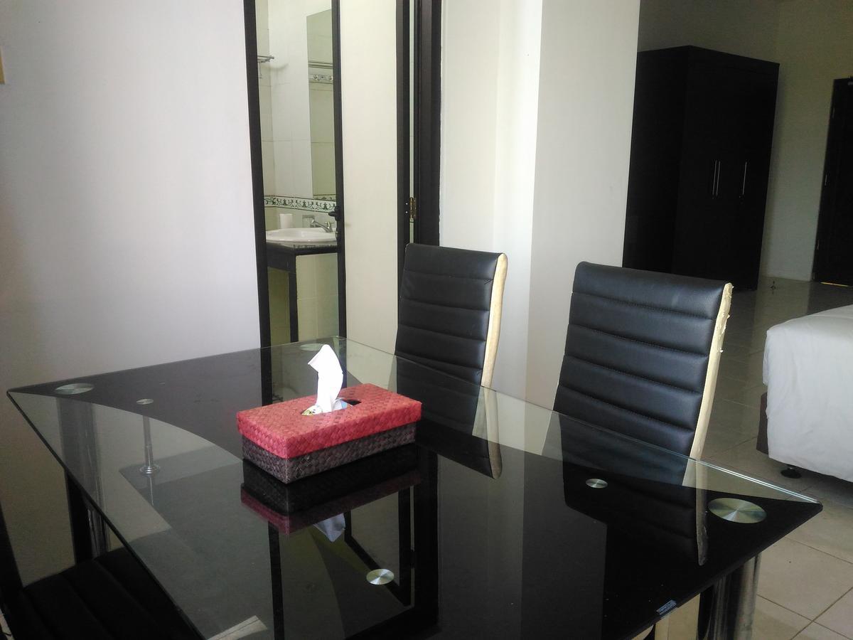 Grand Royal Taliwang Hotel Habitación foto
