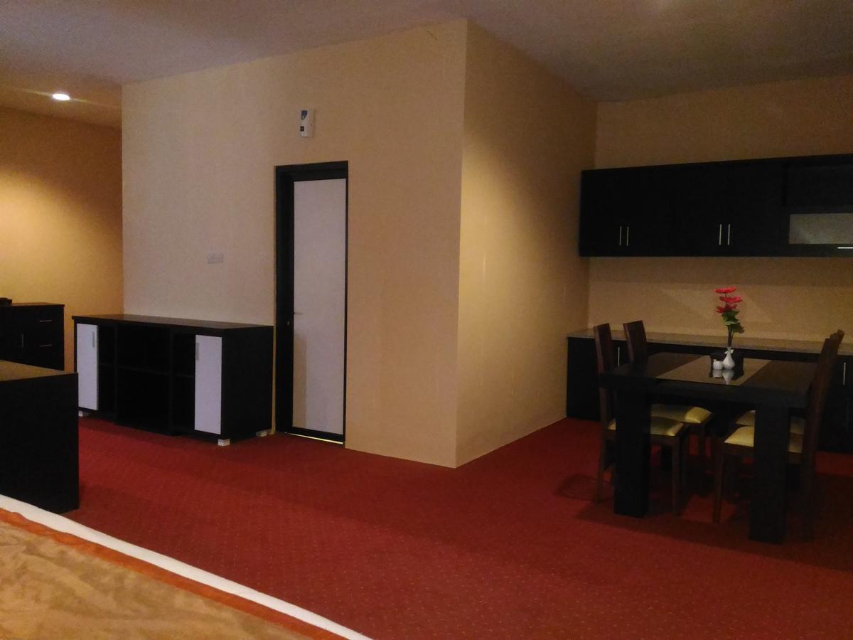 Grand Royal Taliwang Hotel Habitación foto