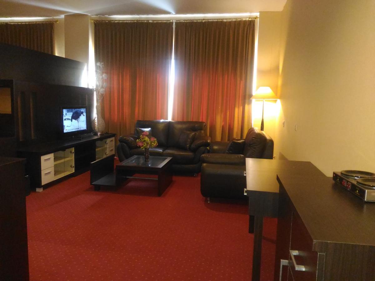 Grand Royal Taliwang Hotel Habitación foto