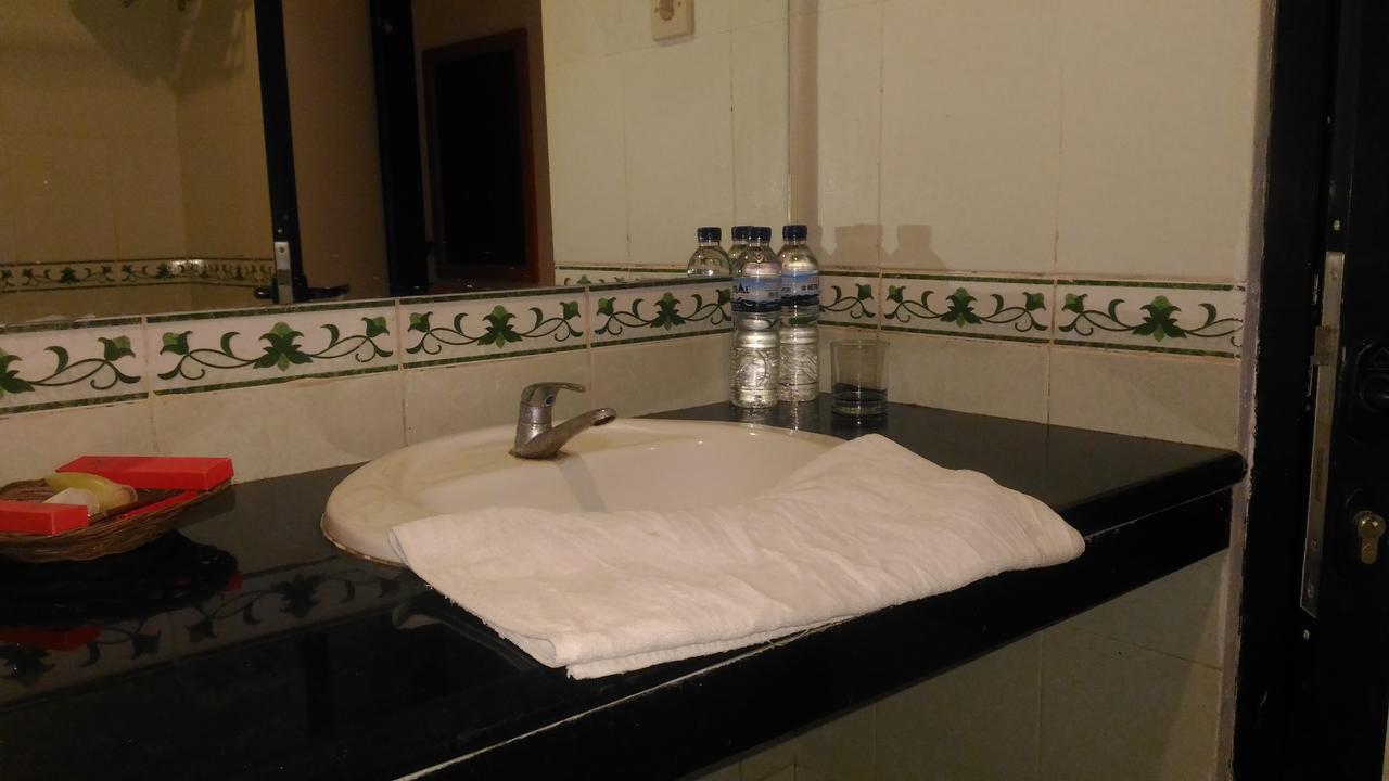 Grand Royal Taliwang Hotel Habitación foto